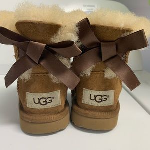 Toddler girl size 7 Uggs